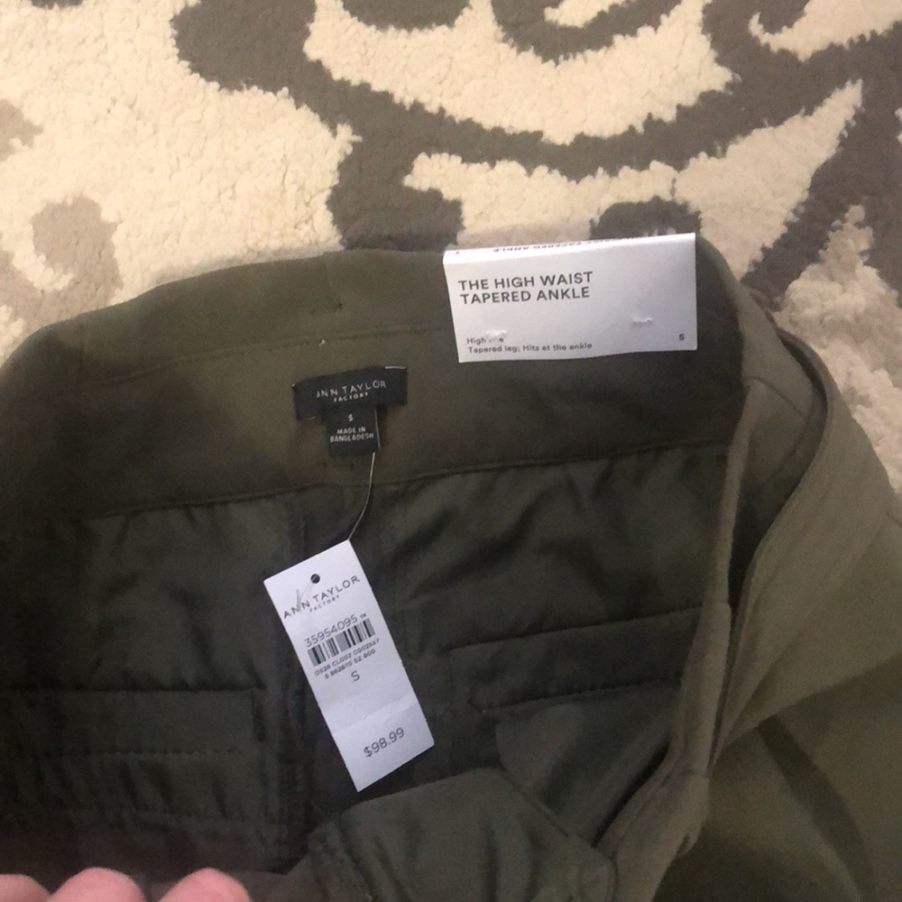 NWT Ann Taylor Olive Green High Waist Tapered Cropped Paperbag Ankle Pants Small - Picture 4 of 6